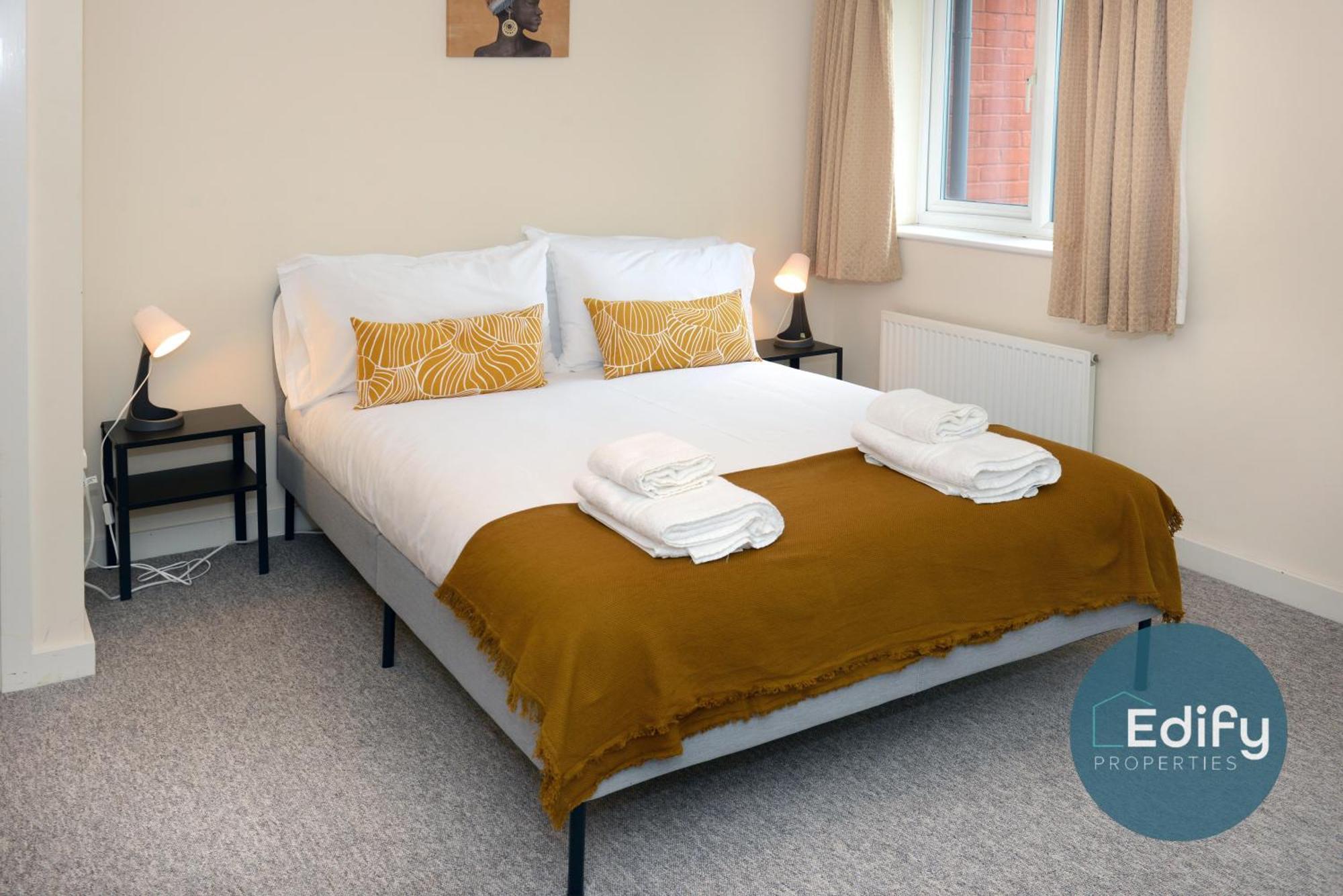 City Centre Townhouse, Sleeps 8, Free Parking 사우샘프턴 외부 사진