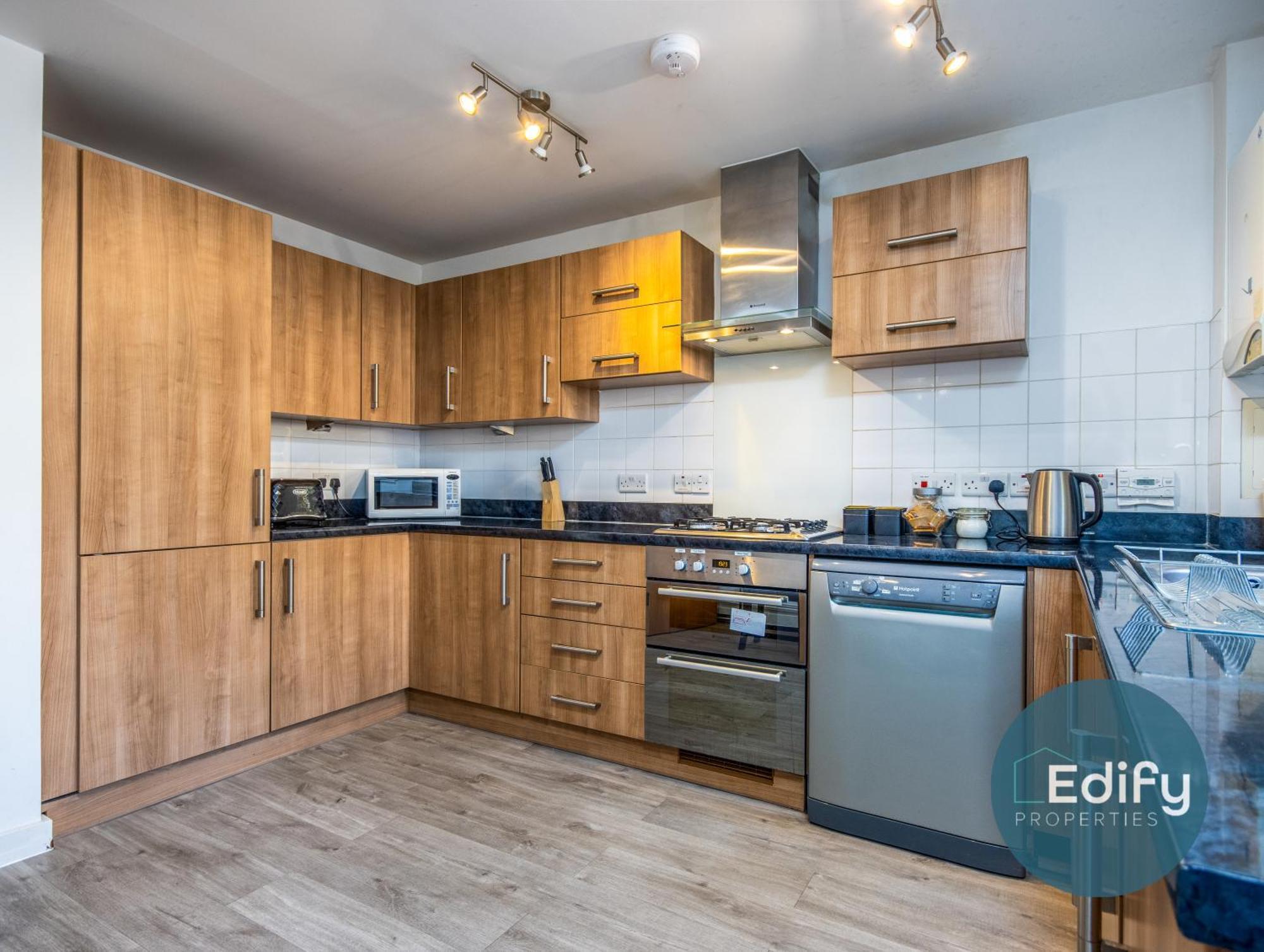 City Centre Townhouse, Sleeps 8, Free Parking 사우샘프턴 외부 사진