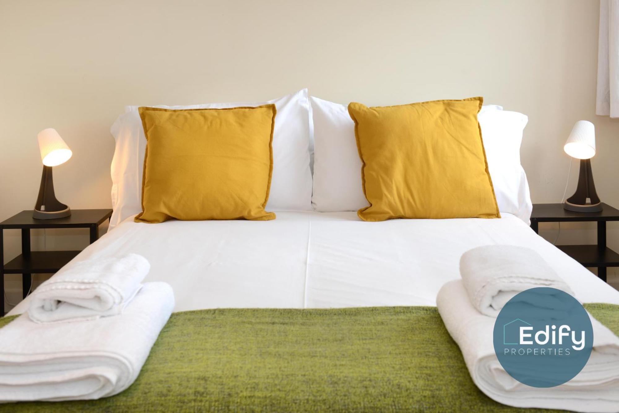 City Centre Townhouse, Sleeps 8, Free Parking 사우샘프턴 외부 사진
